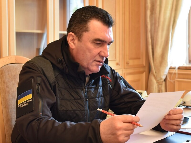 Данилов пообещал "приятные новости" по теме производства боеприпасов для Украины