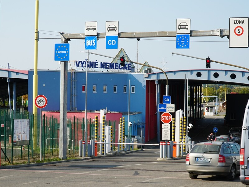 Движение грузовиков на словацкой границе разблокировано, водители прекратили акцию протеста