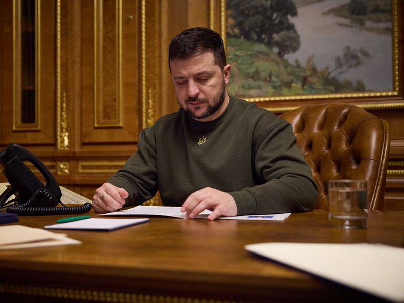 Зеленский утвердил санкции СНБО в отношении шести граждан РФ, использующих документы граждан Украины