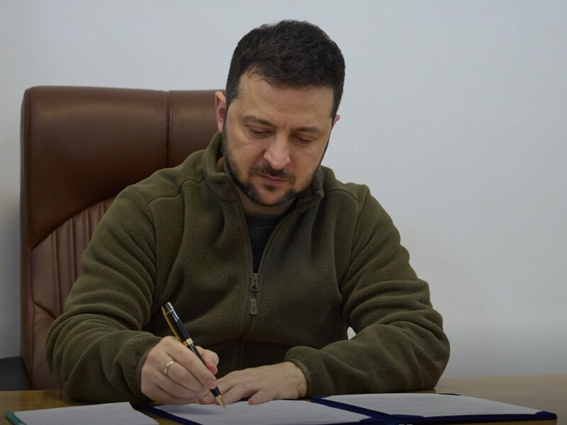 Зеленский присвоил новые воинские звания главе СБУ и его заместителю